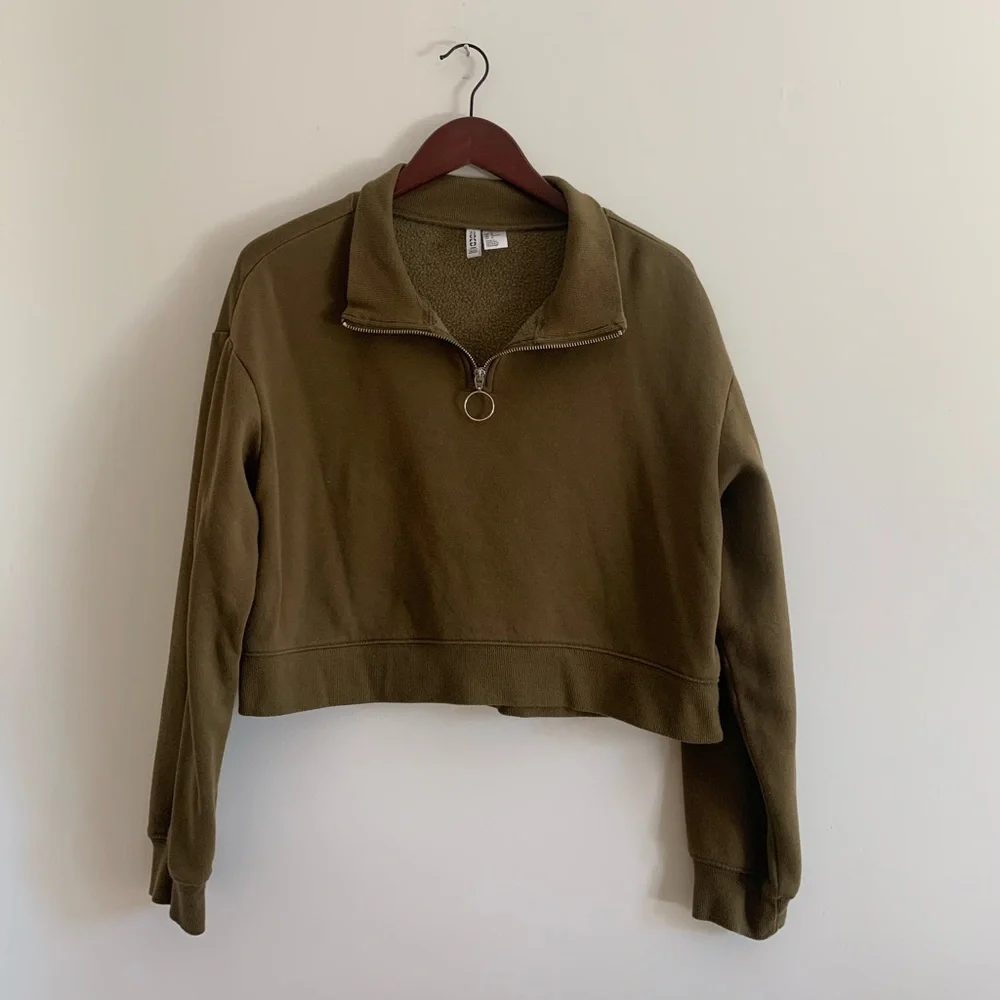 H&M cropped sweatshirt - Picture 1 of 3